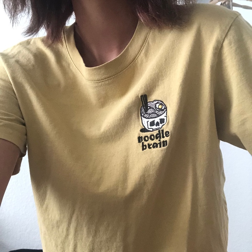 Simple T with small graphic